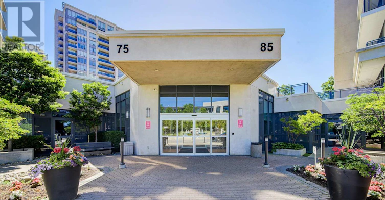 705-85 North Park Road S, Vaughan, ON, L4J 0H8 - 4