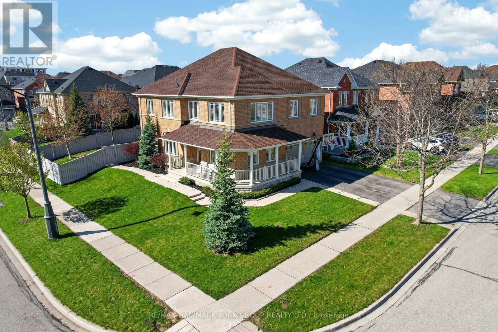 75 Mclarty Gate, Aurora, ON, L4G 0G5