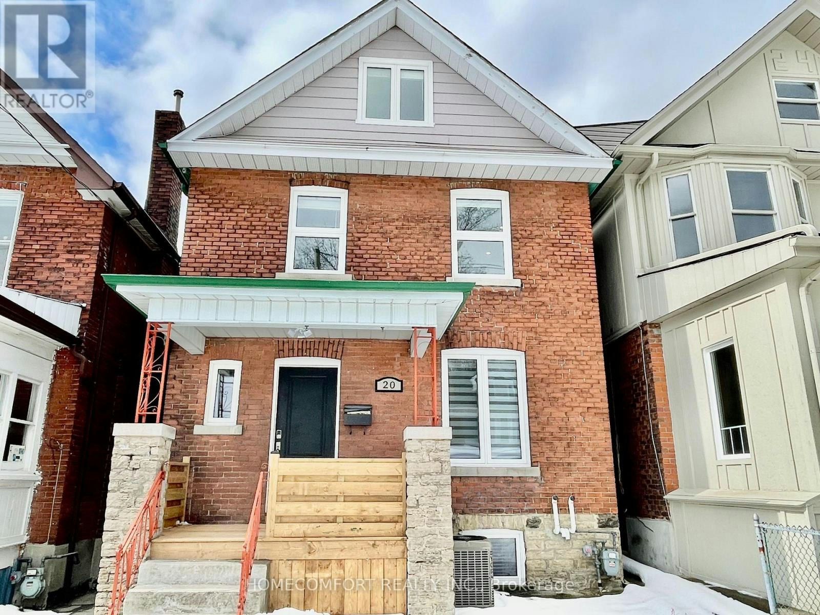 MAIN-20 St Clair Gardens, Toronto, ON, M6E 3V4