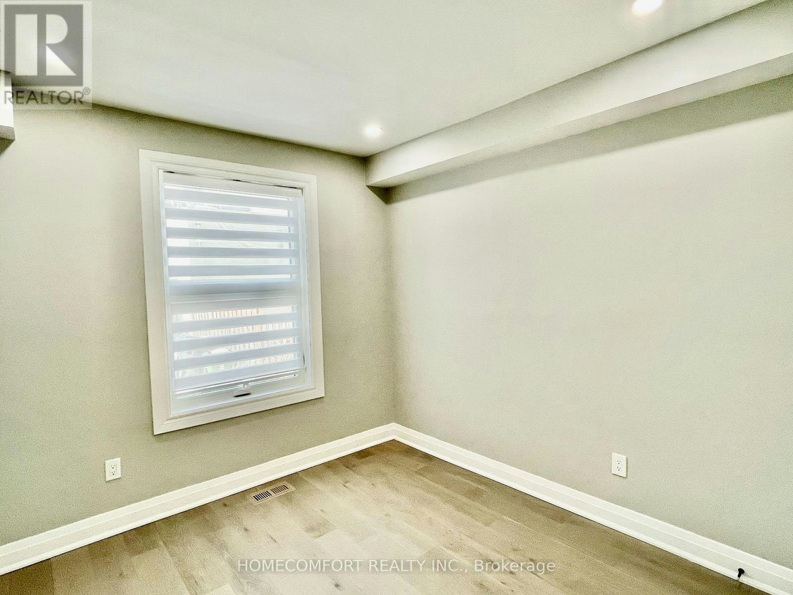 MAIN-20 St Clair Gardens, Toronto, ON, M6E 3V4 - 13