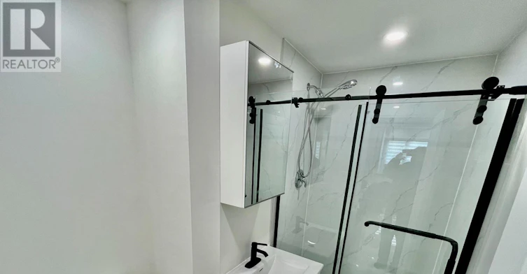MAIN-20 St Clair Gardens, Toronto, ON, M6E 3V4 - 15