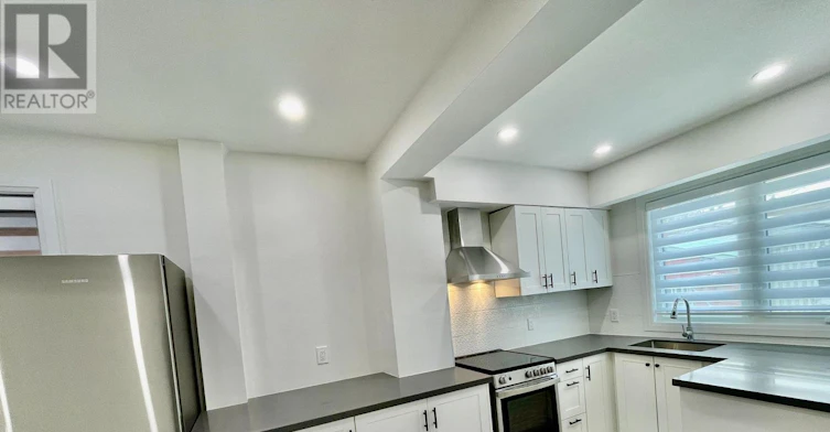 MAIN-20 St Clair Gardens, Toronto, ON, M6E 3V4 - 2