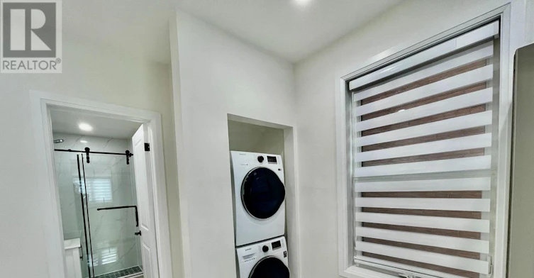 MAIN-20 St Clair Gardens, Toronto, ON, M6E 3V4 - 5