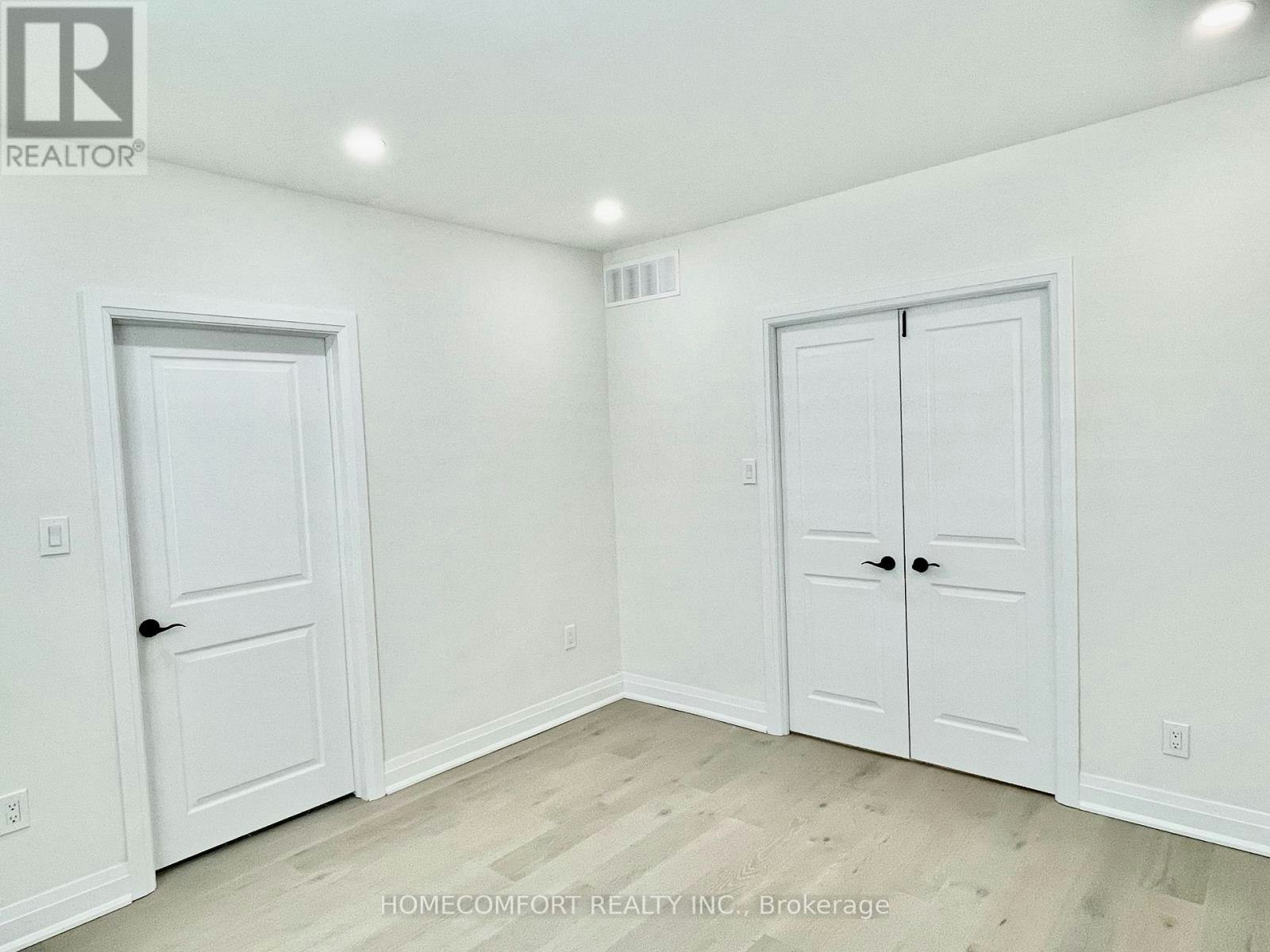 MAIN-20 St Clair Gardens, Toronto, ON, M6E 3V4 - 12