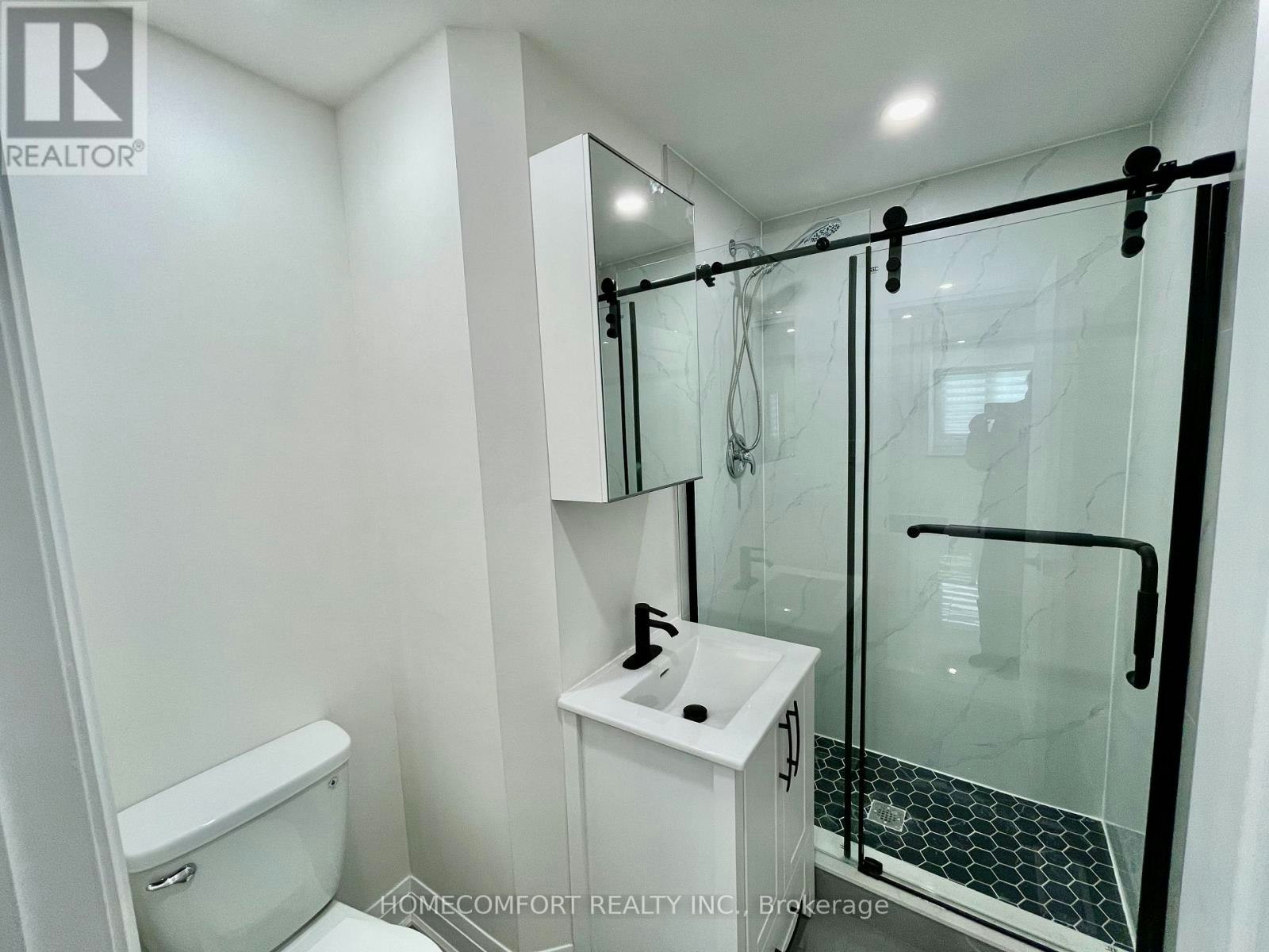 MAIN-20 St Clair Gardens, Toronto, ON, M6E 3V4 - 8