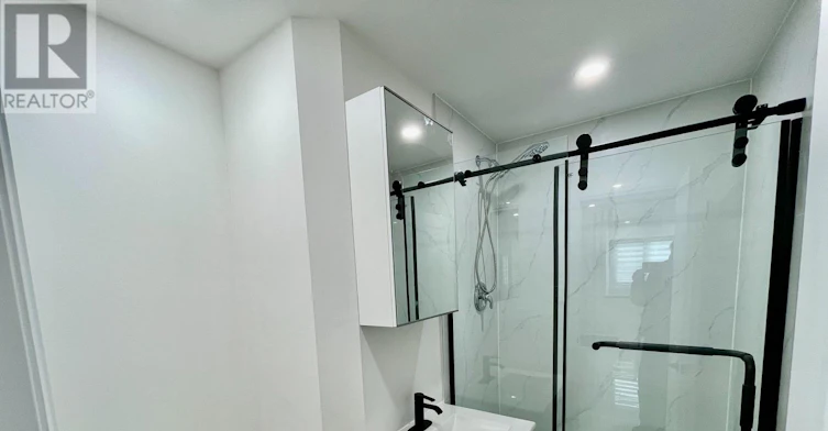 MAIN-20 St Clair Gardens, Toronto, ON, M6E 3V4 - 8