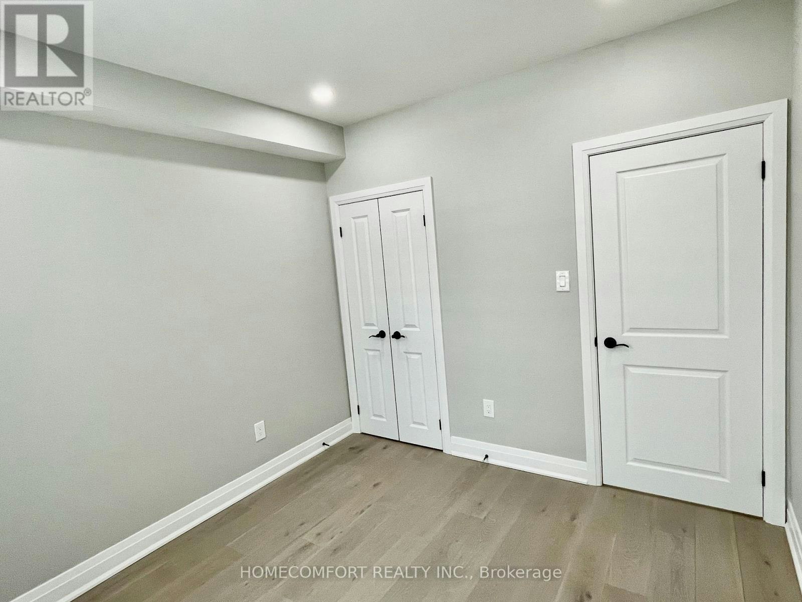 MAIN-20 St Clair Gardens, Toronto, ON, M6E 3V4 - 14