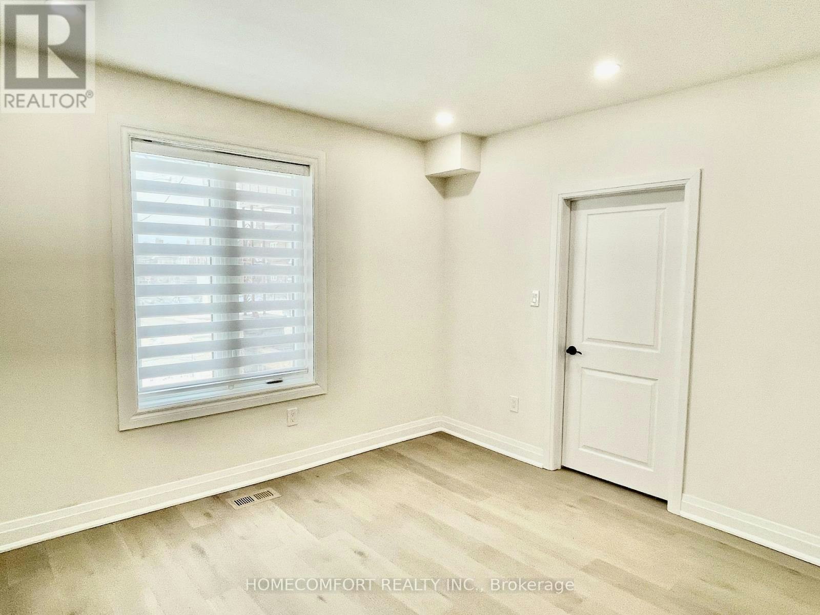 MAIN-20 St Clair Gardens, Toronto, ON, M6E 3V4 - 9