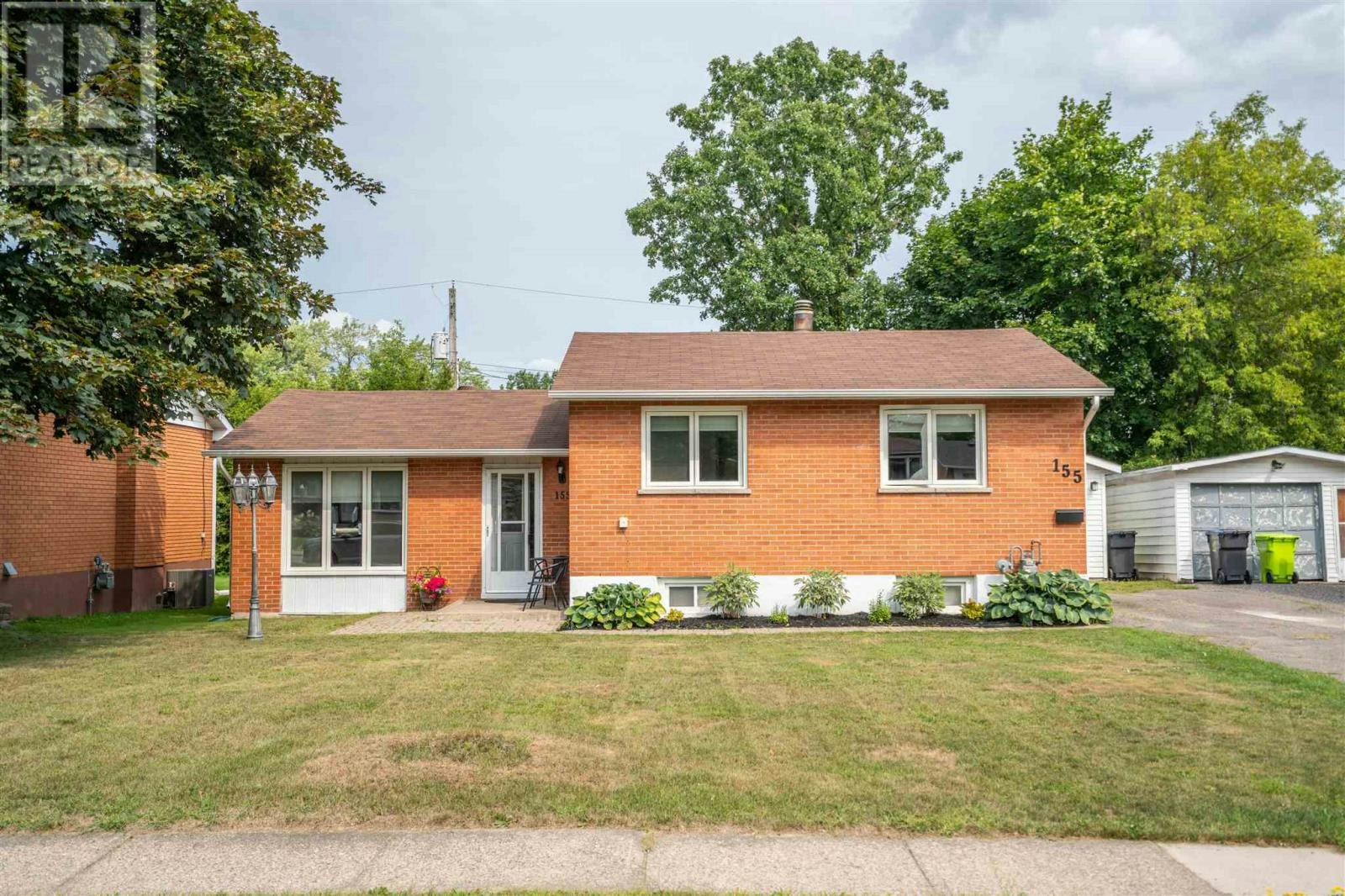 155 Meadow Park Crescent, Sault Ste. Marie, ON, P6A 4H1