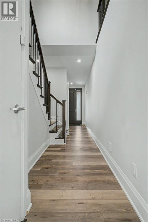 31 Fourth Avenue, Kitchener, ON, N2C 1N9 - 9