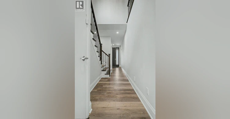 31 Fourth Avenue, Kitchener, ON, N2C 1N9 - 9