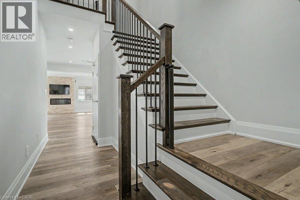 31 Fourth Avenue, Kitchener, ON, N2C 1N9 - 8