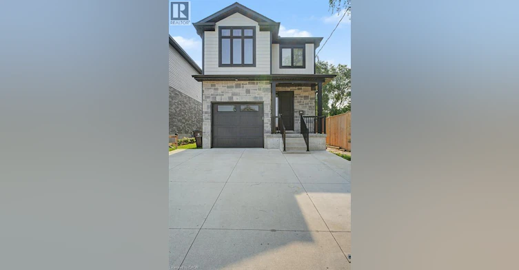31 Fourth Avenue, Kitchener, ON, N2C 1N9 - 4