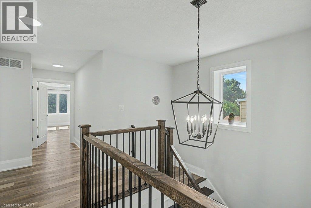 31 Fourth Avenue, Kitchener, ON, N2C 1N9 - 23