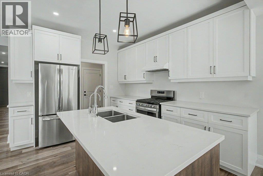 31 Fourth Avenue, Kitchener, ON, N2C 1N9 - 17