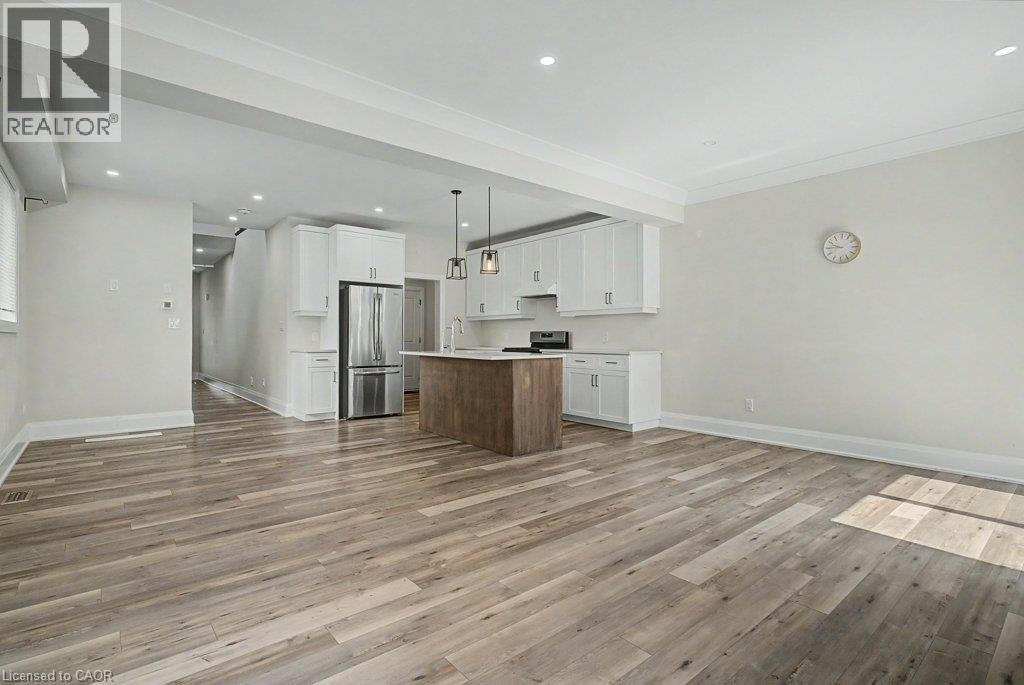 31 Fourth Avenue, Kitchener, ON, N2C 1N9 - 13