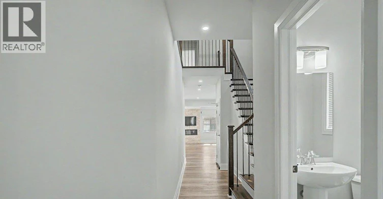 31 Fourth Avenue, Kitchener, ON, N2C 1N9 - 7