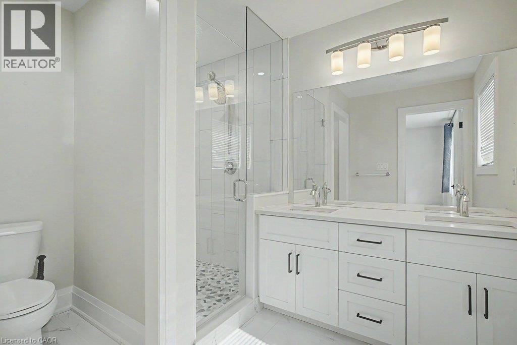 31 Fourth Avenue, Kitchener, ON, N2C 1N9 - 28