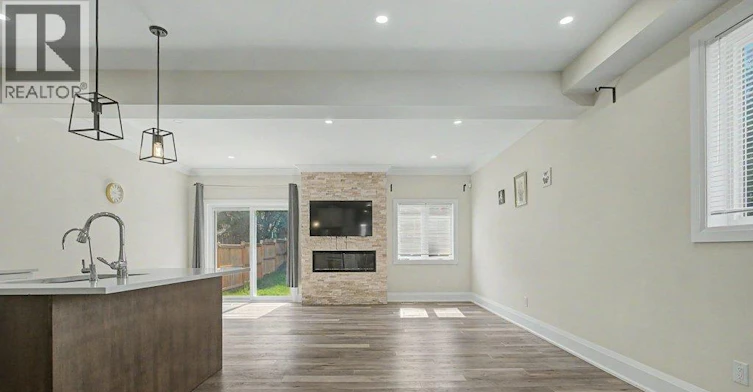 31 Fourth Avenue, Kitchener, ON, N2C 1N9 - 11