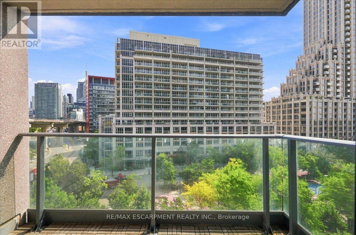 676-209 Fort York Boulevard, Toronto, ON, M5V 4A1 - 11
