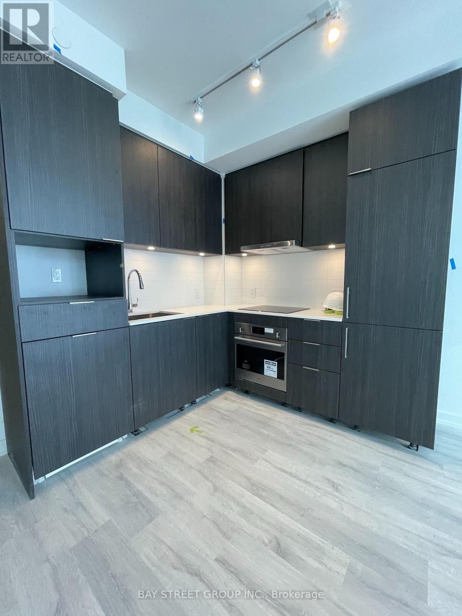 S2401-8 Olympic Garden Drive, Toronto, ON, M2M 0B9 - 5