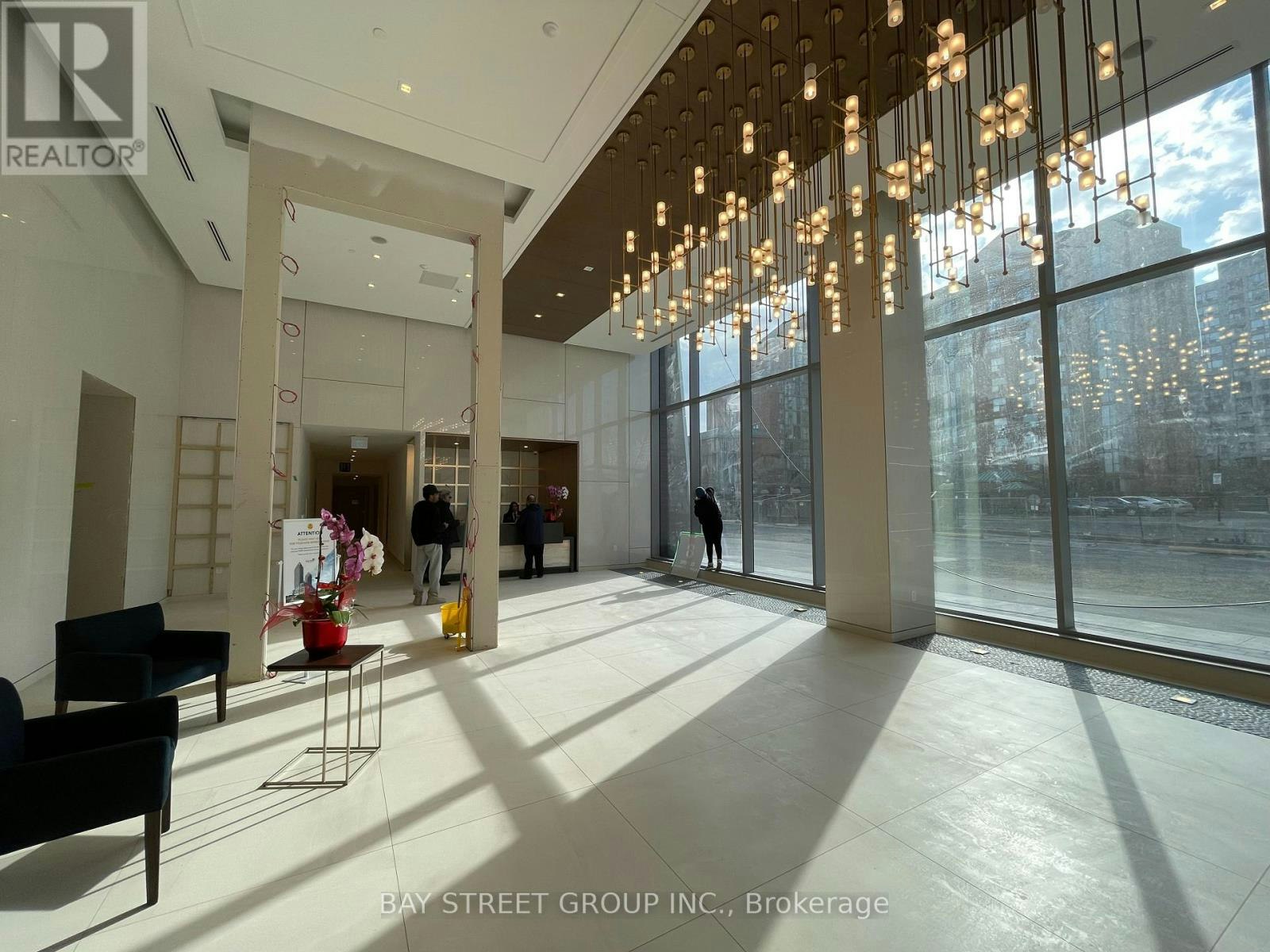 S2401-8 Olympic Garden Drive, Toronto, ON, M2M 0B9 - 2