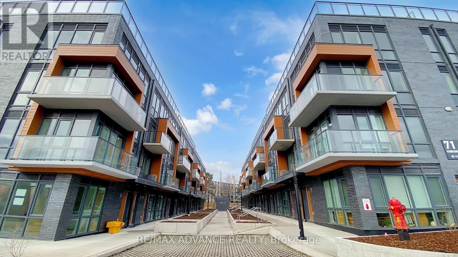 60-73 Curlew Drive, Toronto, ON, M3A 0B1 - 2