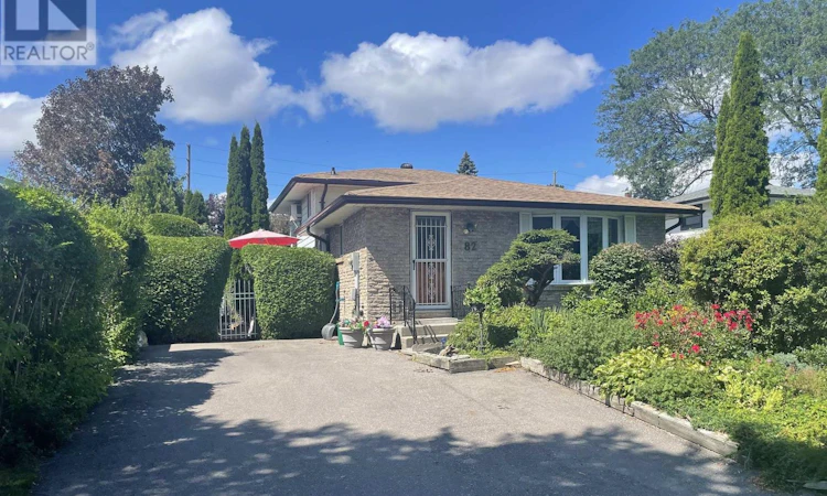 82 Claymore Crescent