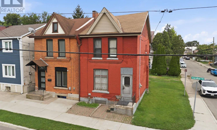 203 Caroline Street N
