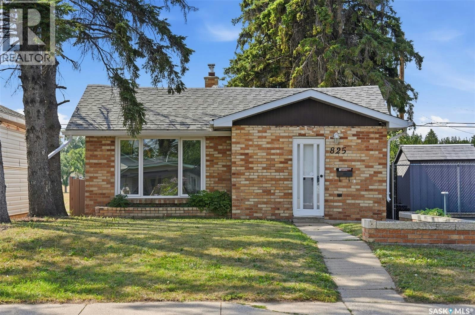 825 L Avenue N, Saskatoon, SK, S7L 2R3