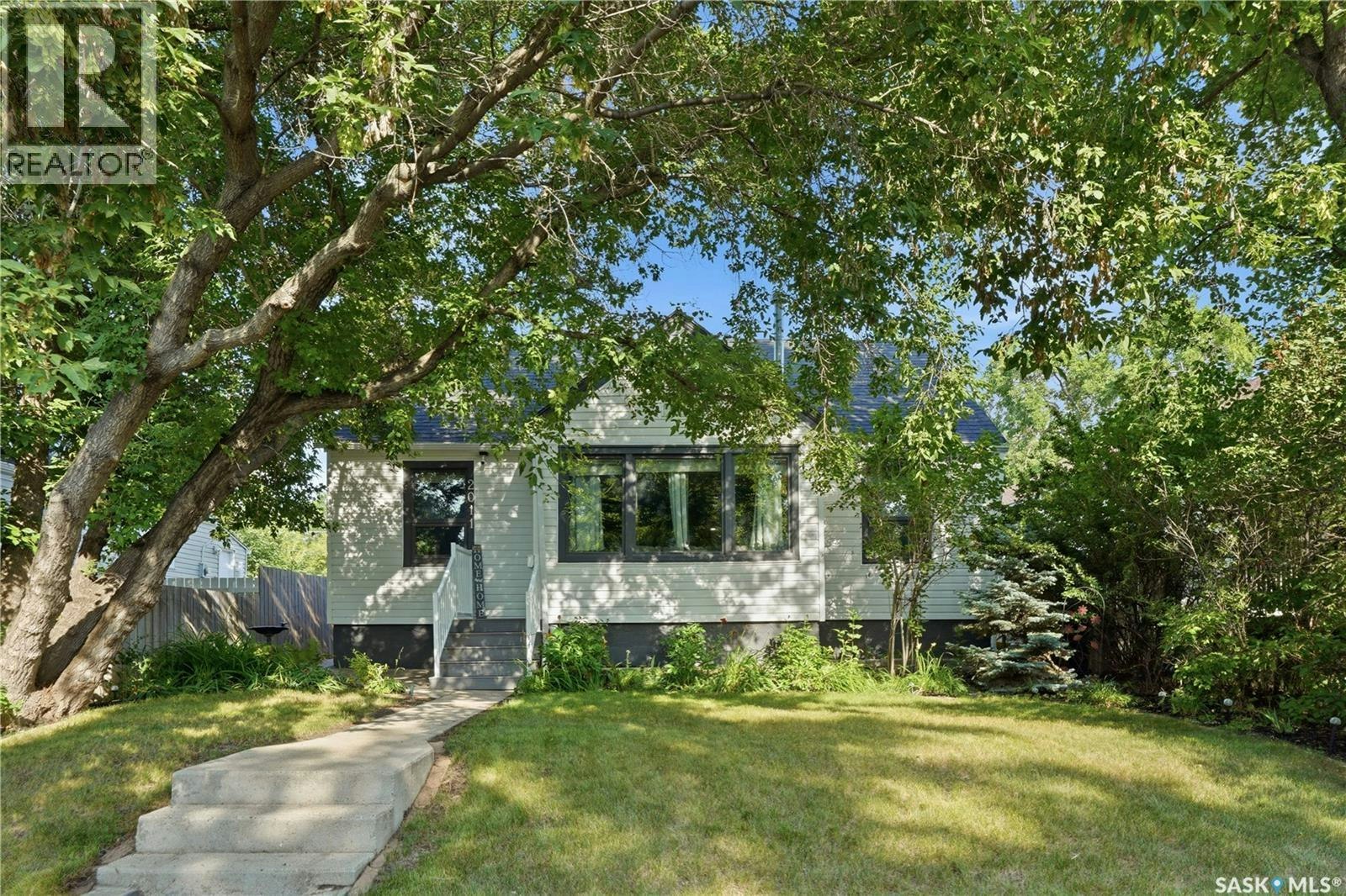2011 Lorne Avenue, Saskatoon, SK, S7J 0R4