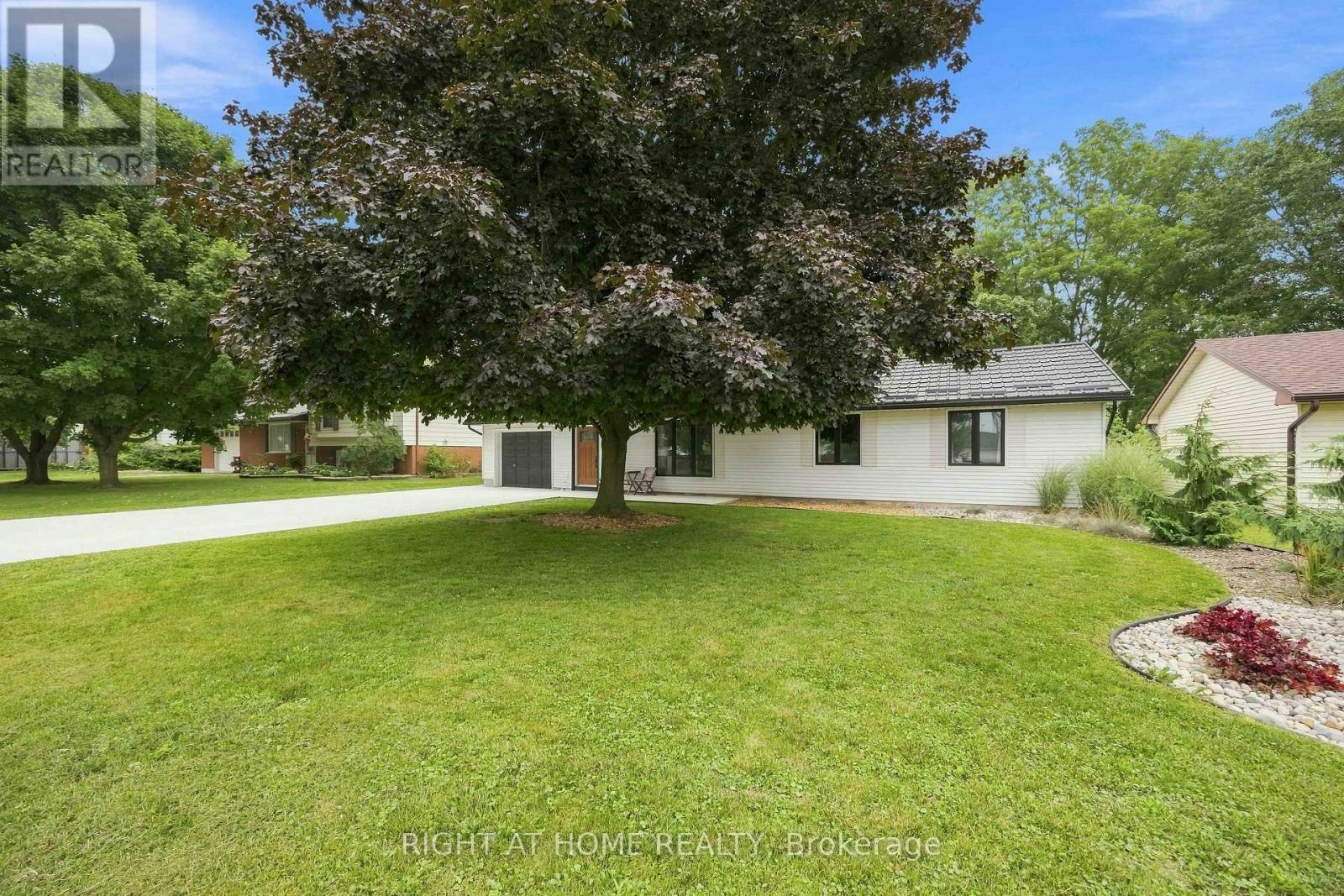 3278 Morrell Street, Brooke-Alvinston, ON, N0N 1A0
