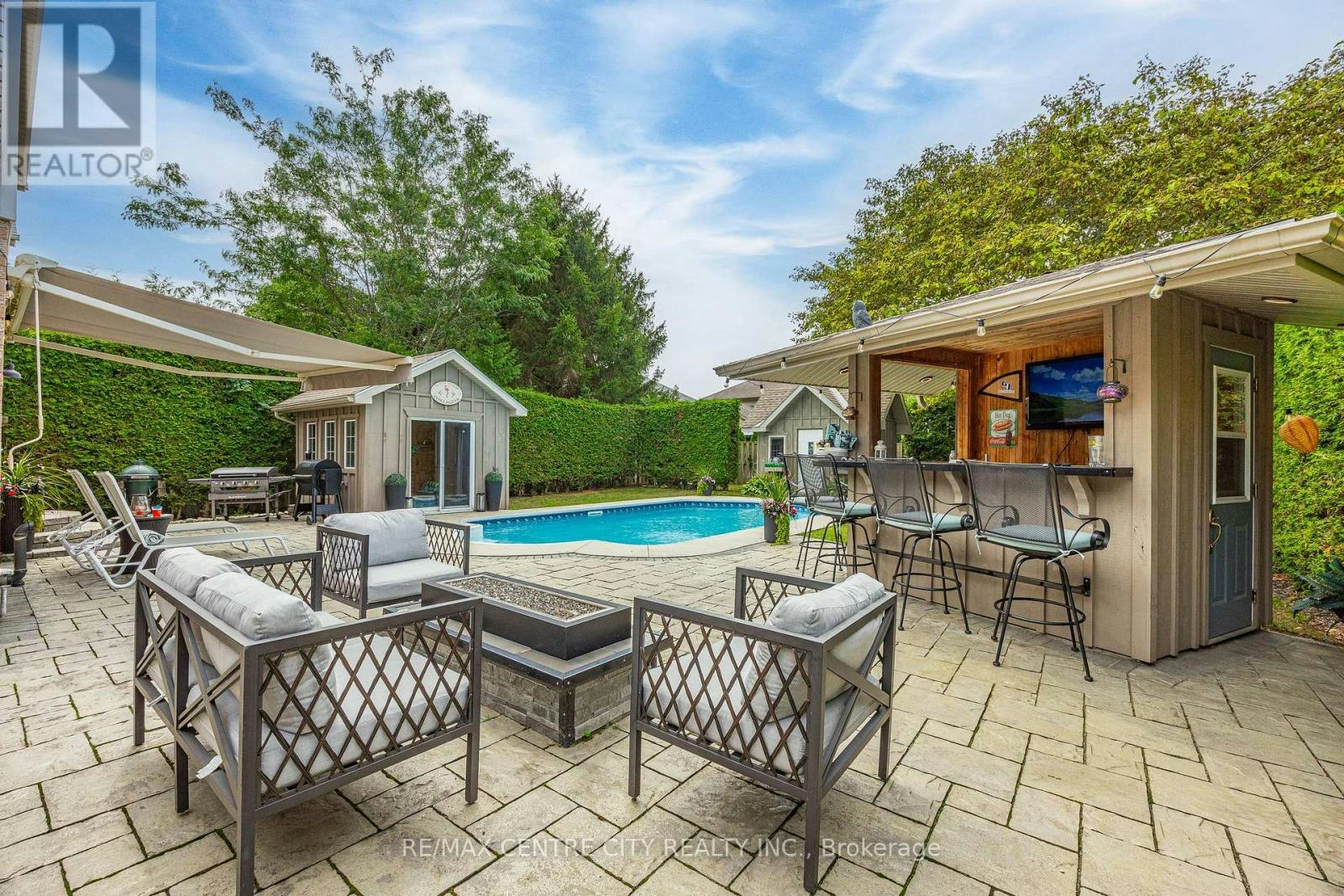 43 Meredith Drive, Komoka, ON, N0M 2A0