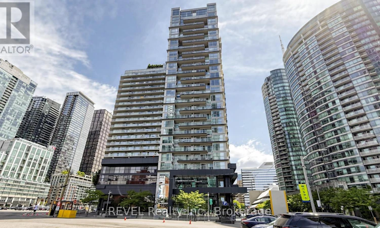 306-352 Front Street W