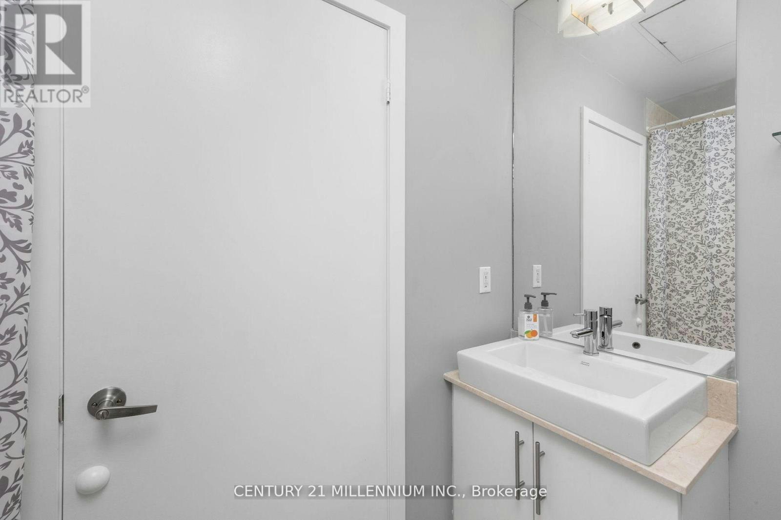 4503-65 Bremner Boulevard W, Toronto, ON, M5J 0A7 - 5