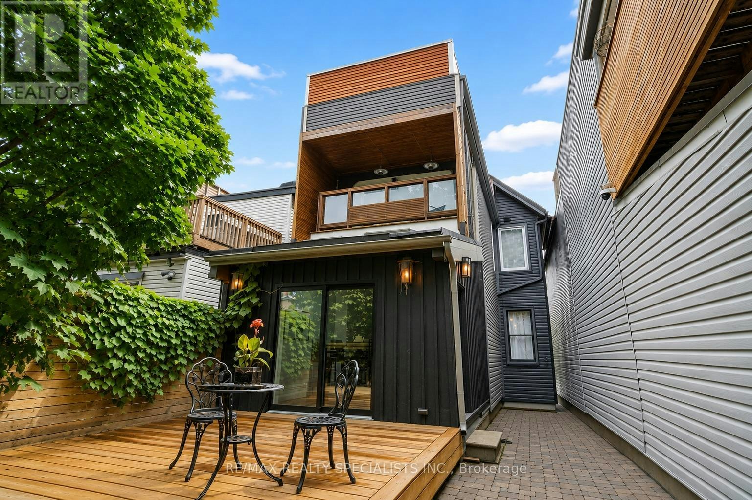 418 Ossington Avenue, Toronto, ON, M6J 3A7