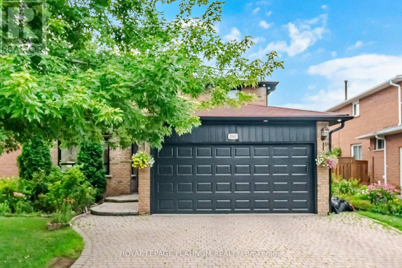 2542 Pollard Drive, Mississauga, ON, L5C 3H1