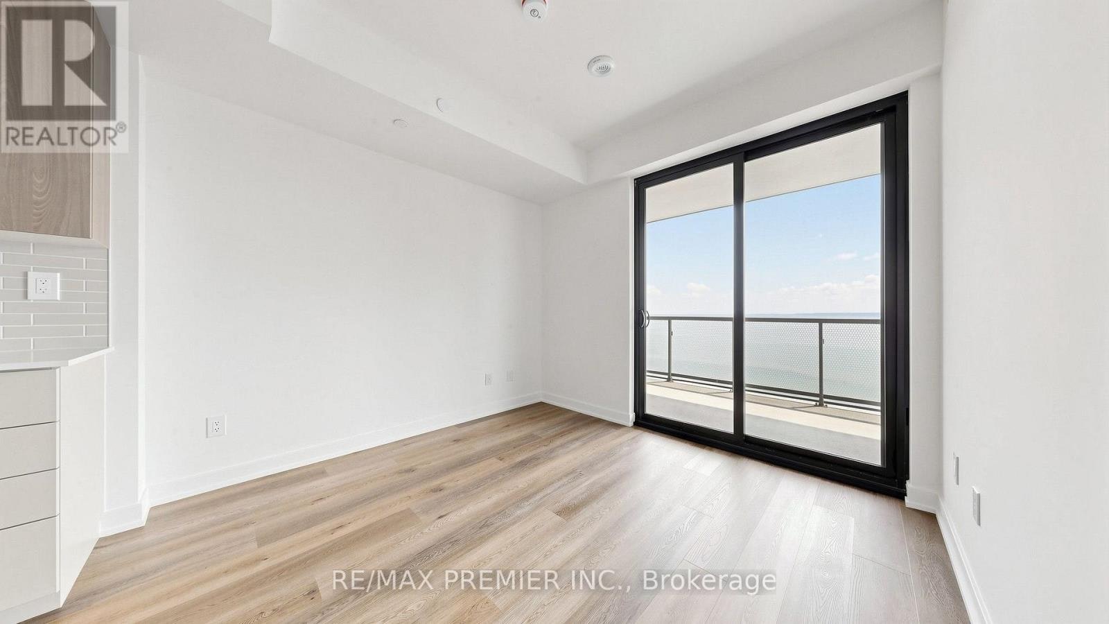 2006-2075 Lakeshore Drive, Burlington, ON, L7R 0H3 - 8