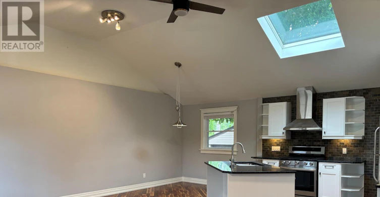 5452 Croydon Road, Burlington, ON, L7L 3J4 - 3