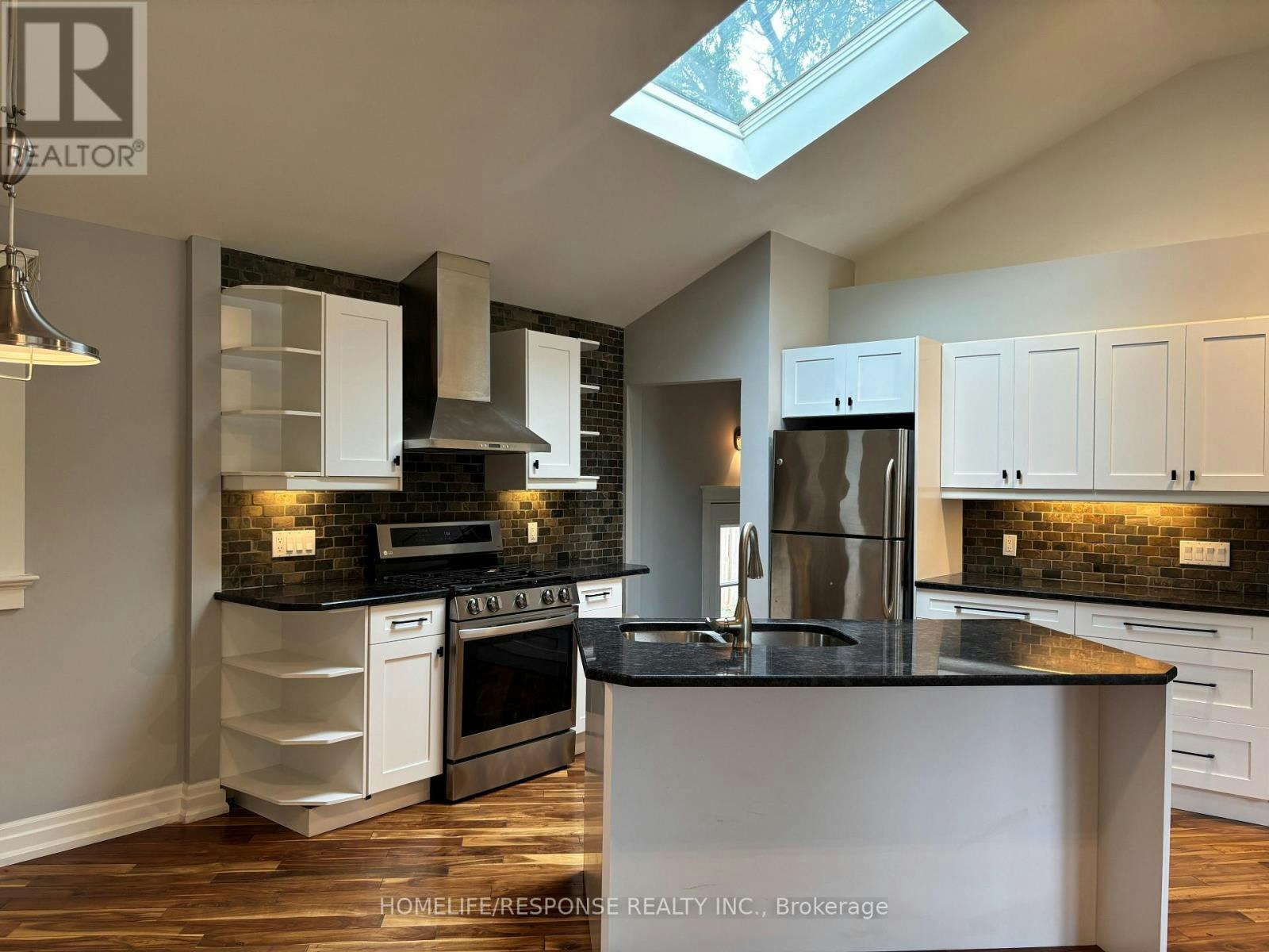 5452 Croydon Road, Burlington, ON, L7L 3J4 - 4