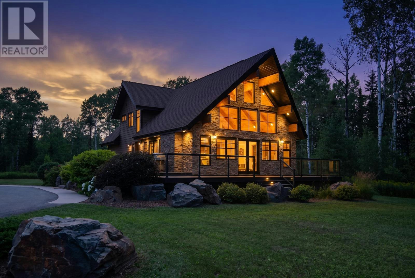6065 Loch Lomond Road, Thunder Bay, ON, P7J 1E7