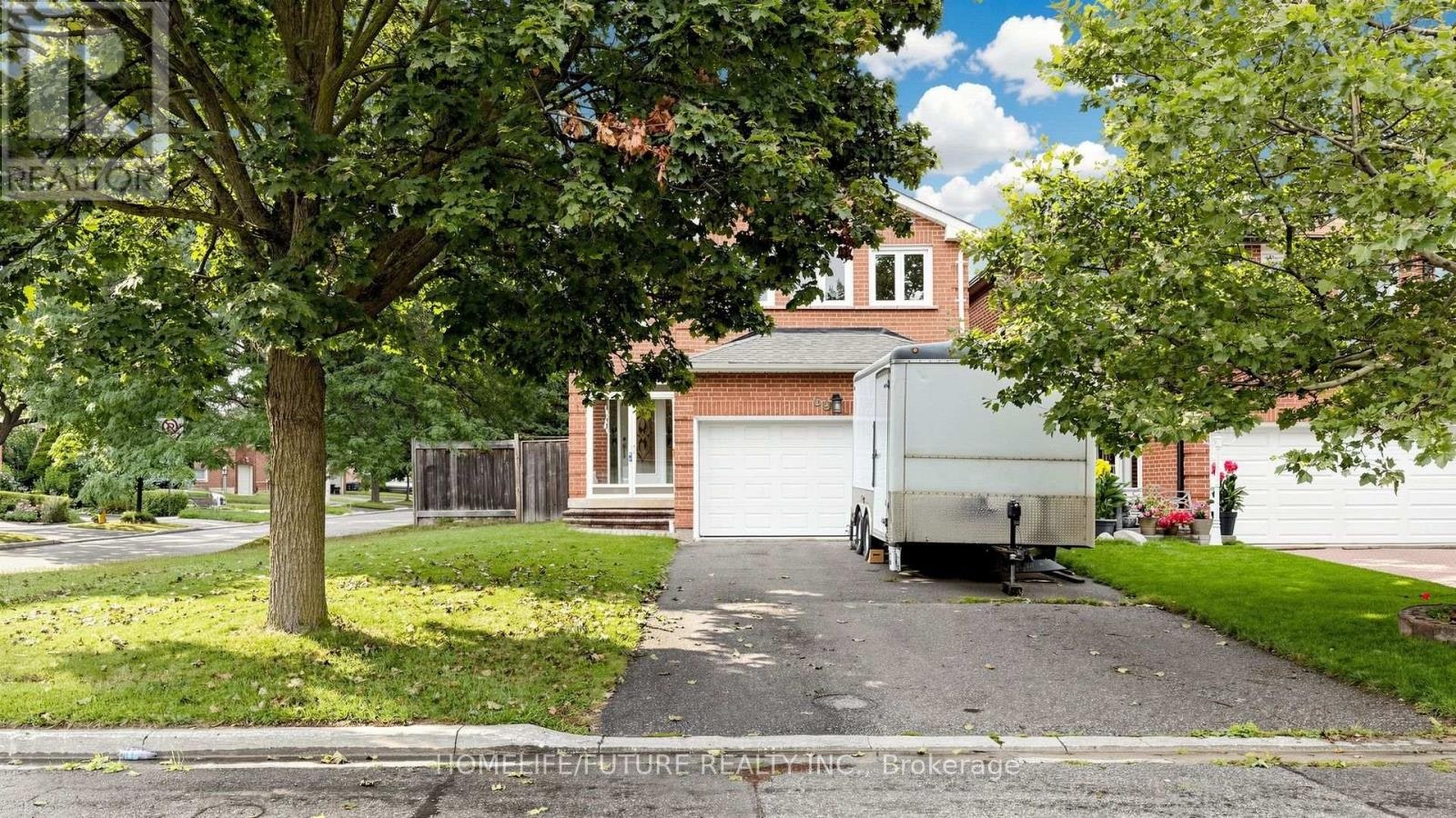 69 Lansbury Drive, Toronto, ON, M1V 3J3