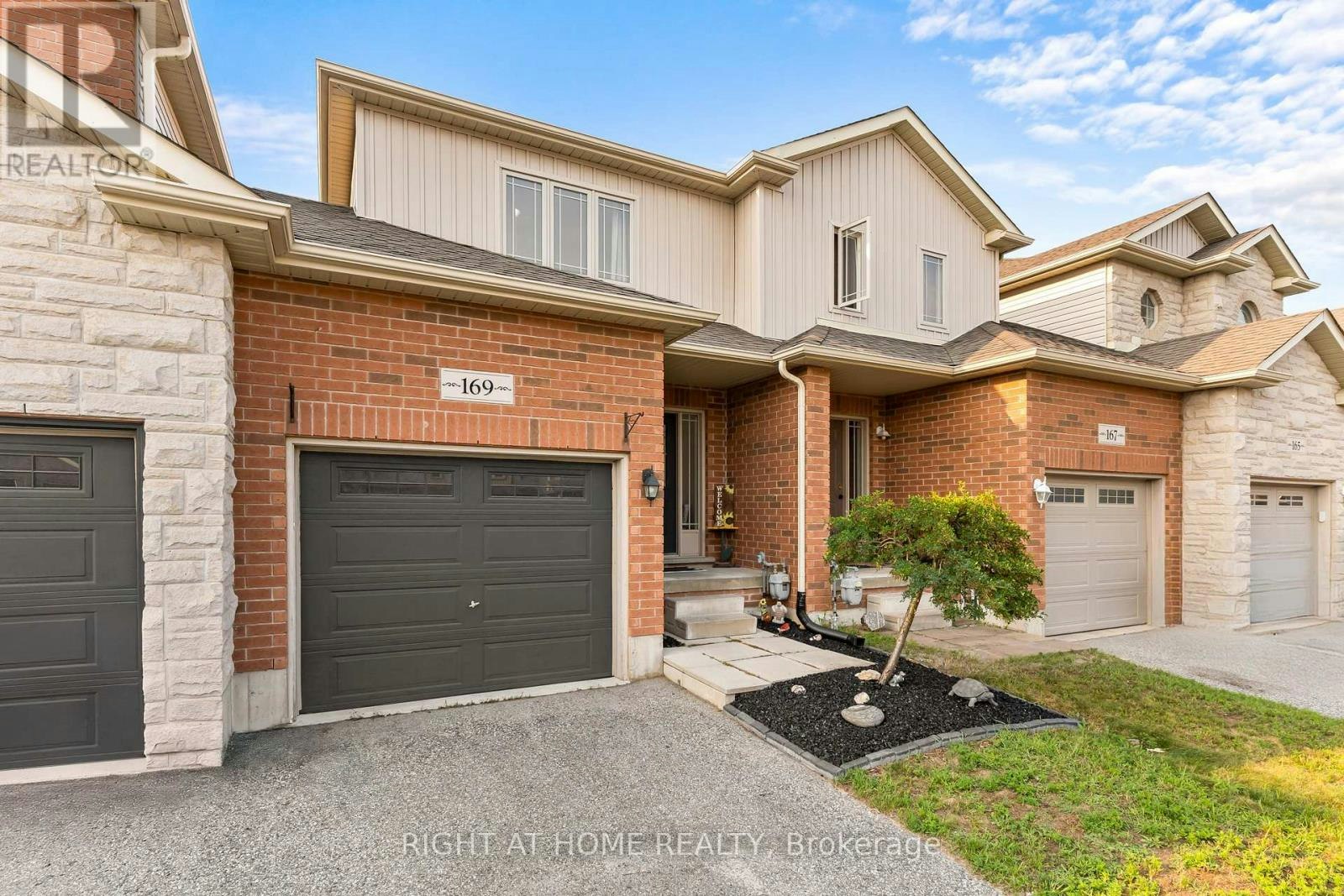 169 Banting Crescent, Essa, ON, L3W 0P3