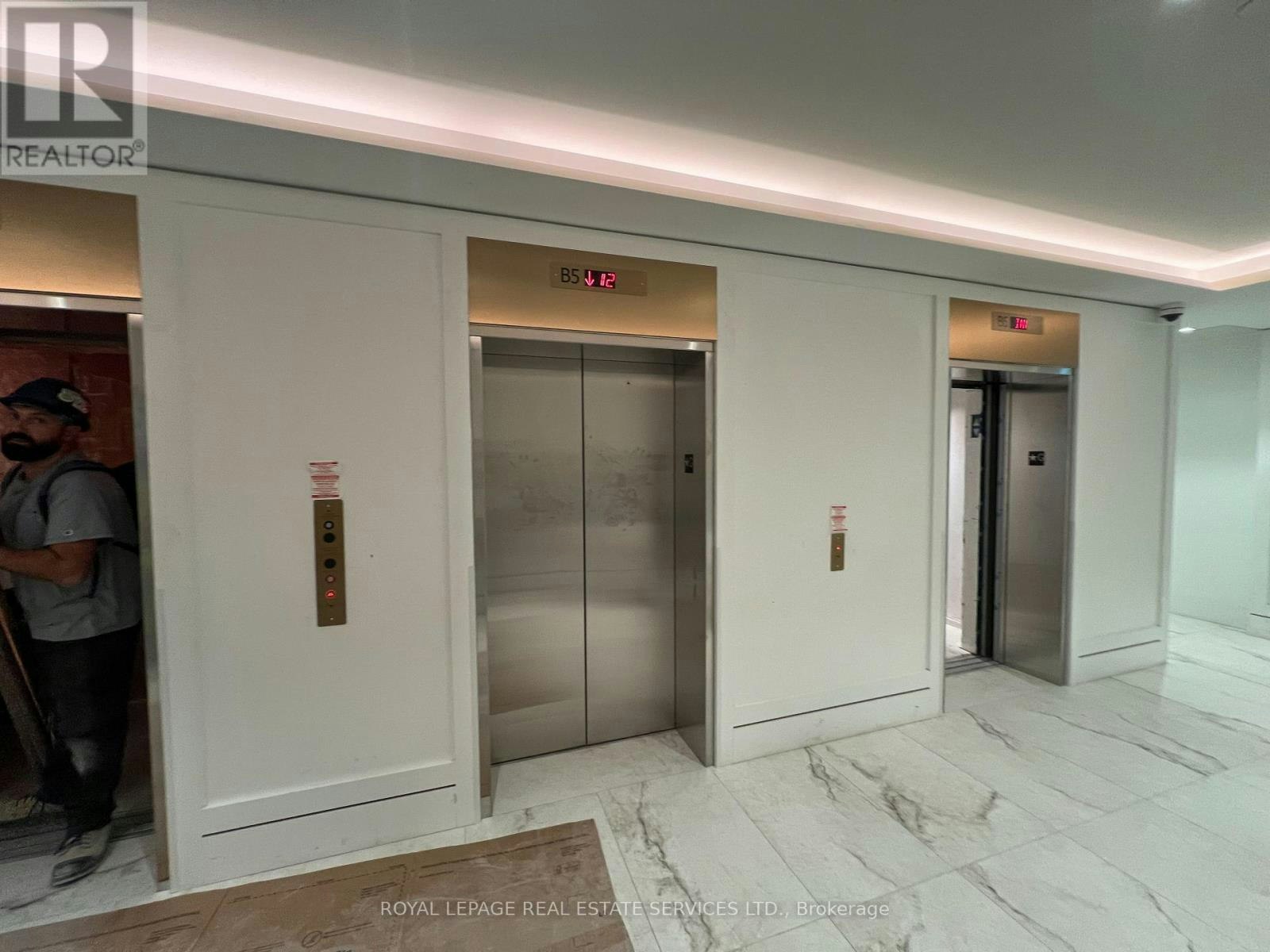 430-4010 Eglinton Avenue W, Toronto, ON, M9A 0G5 - 2