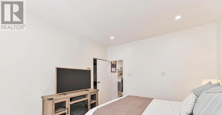 MAIN-406 Nairn Avenue, Toronto, ON, M6E 4J3 - 16