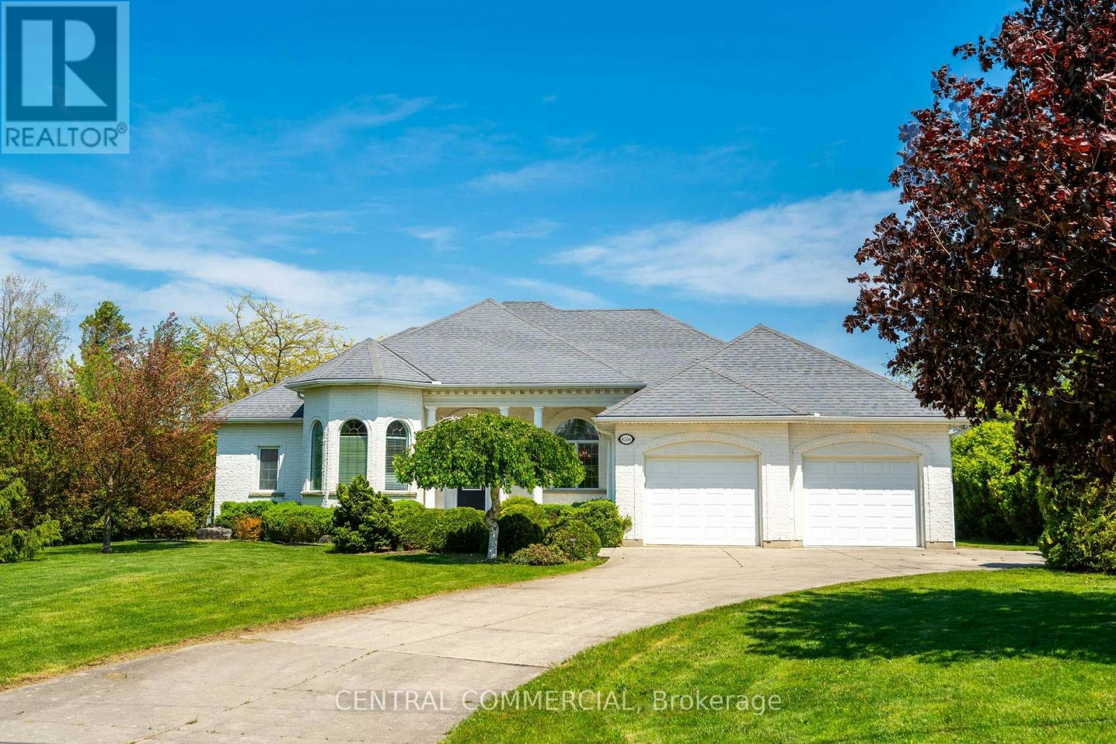 4266 Bluepoint Drive, Plympton-Wyoming, ON, N0N 1J6