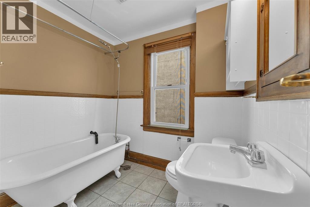 UPPER-1451 Ouellette Avenue, Windsor, ON, N8X 1K1 - 20