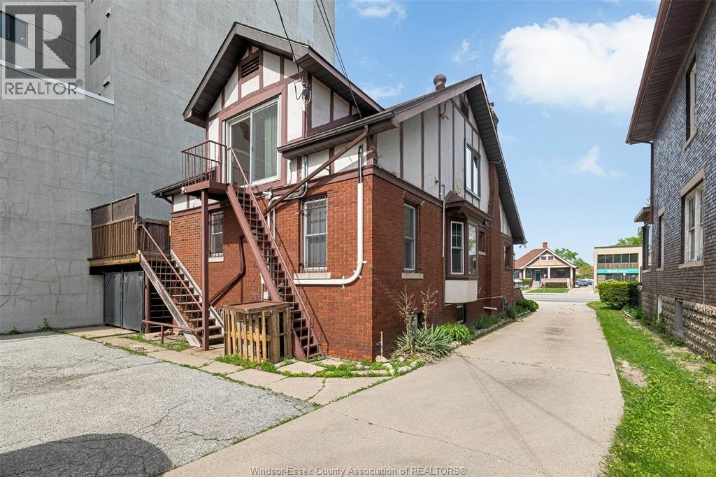 UPPER-1451 Ouellette Avenue, Windsor, ON, N8X 1K1 - 9
