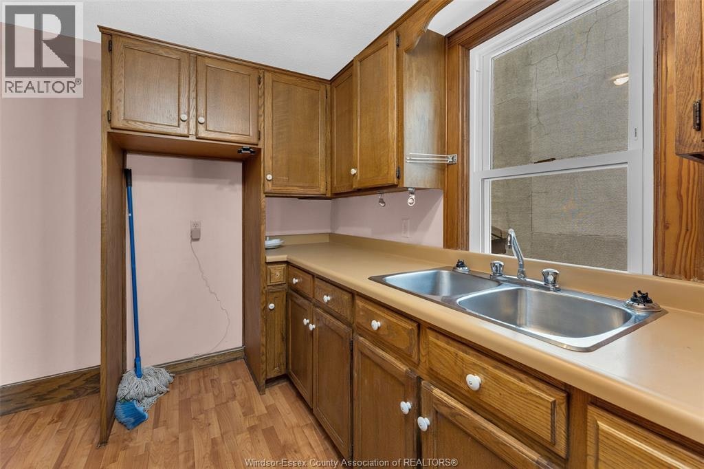 UPPER-1451 Ouellette Avenue, Windsor, ON, N8X 1K1 - 24