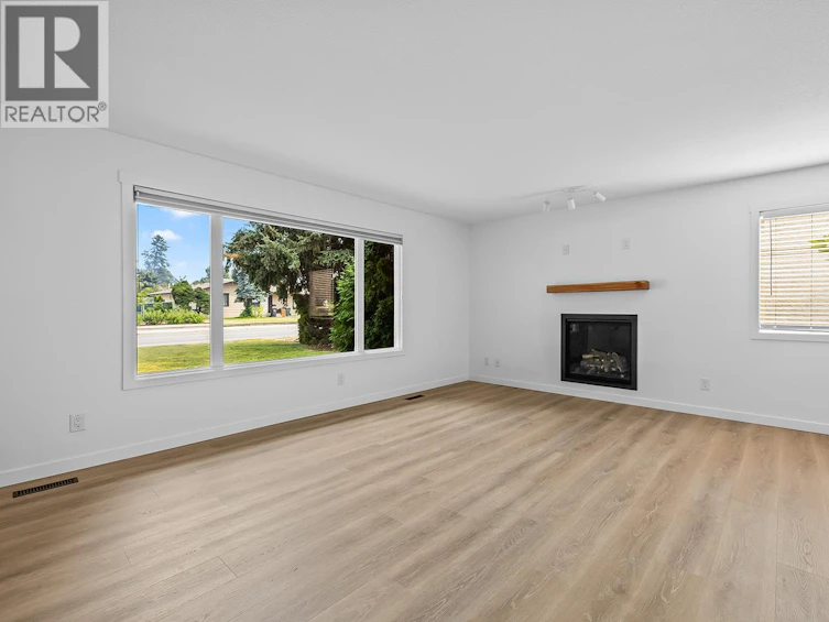 748 N Hollywood Road, Kelowna, BC, V1X 5Y7 - 6